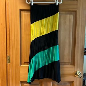 Women’s long Jamaican color skirt